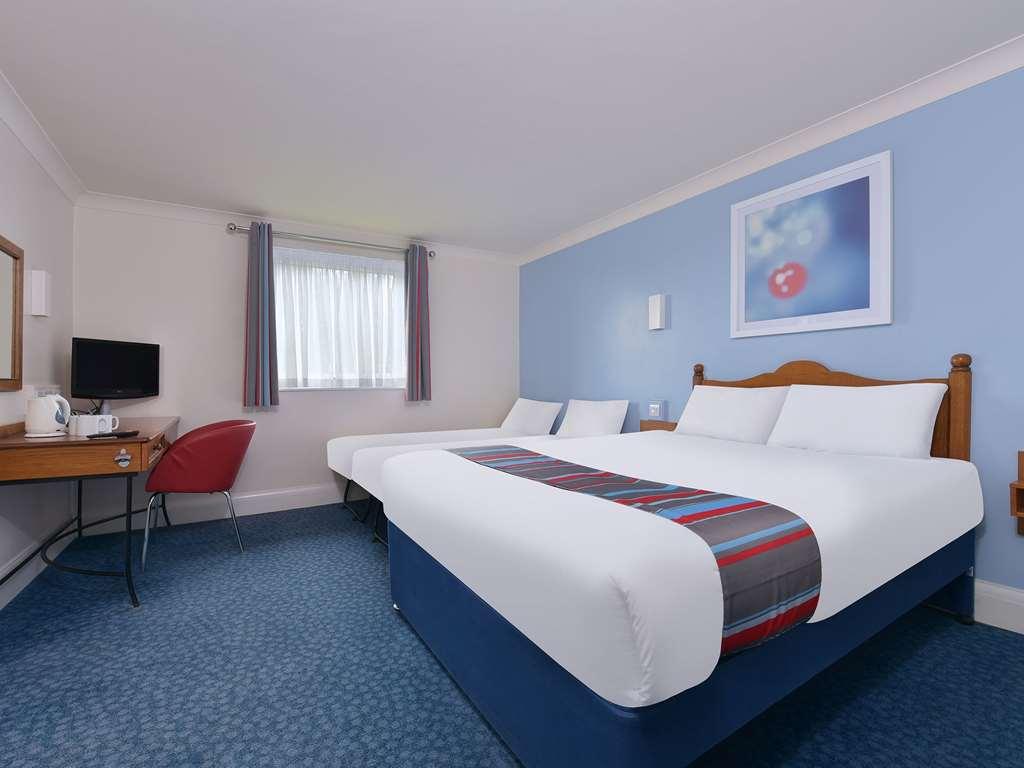 Travelodge Basildon Wickford Habitación foto