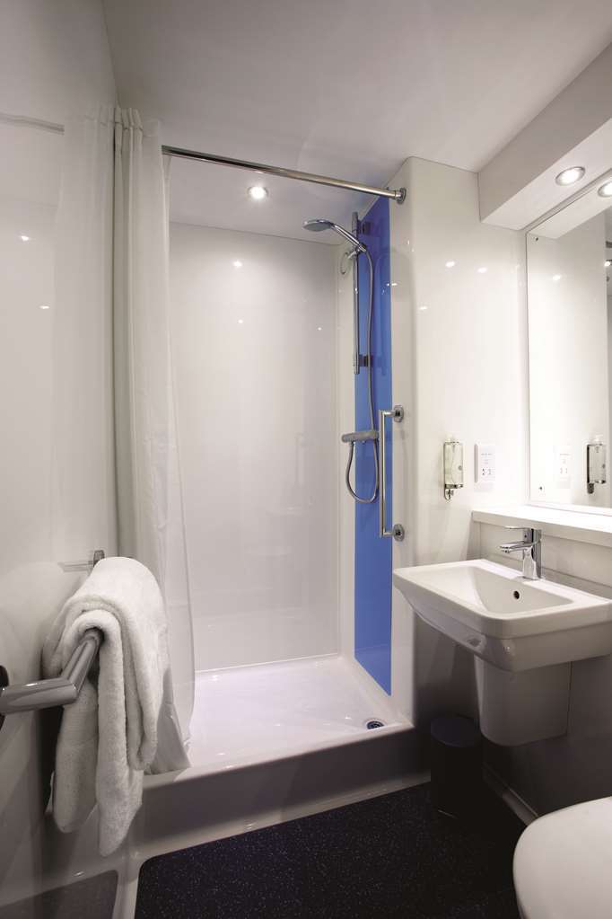 Travelodge Basildon Wickford Habitación foto